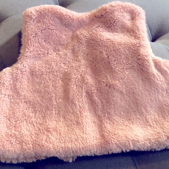 Light Pink Cropped Faux Fur Vest Sz 3T - Picture 3 of 3